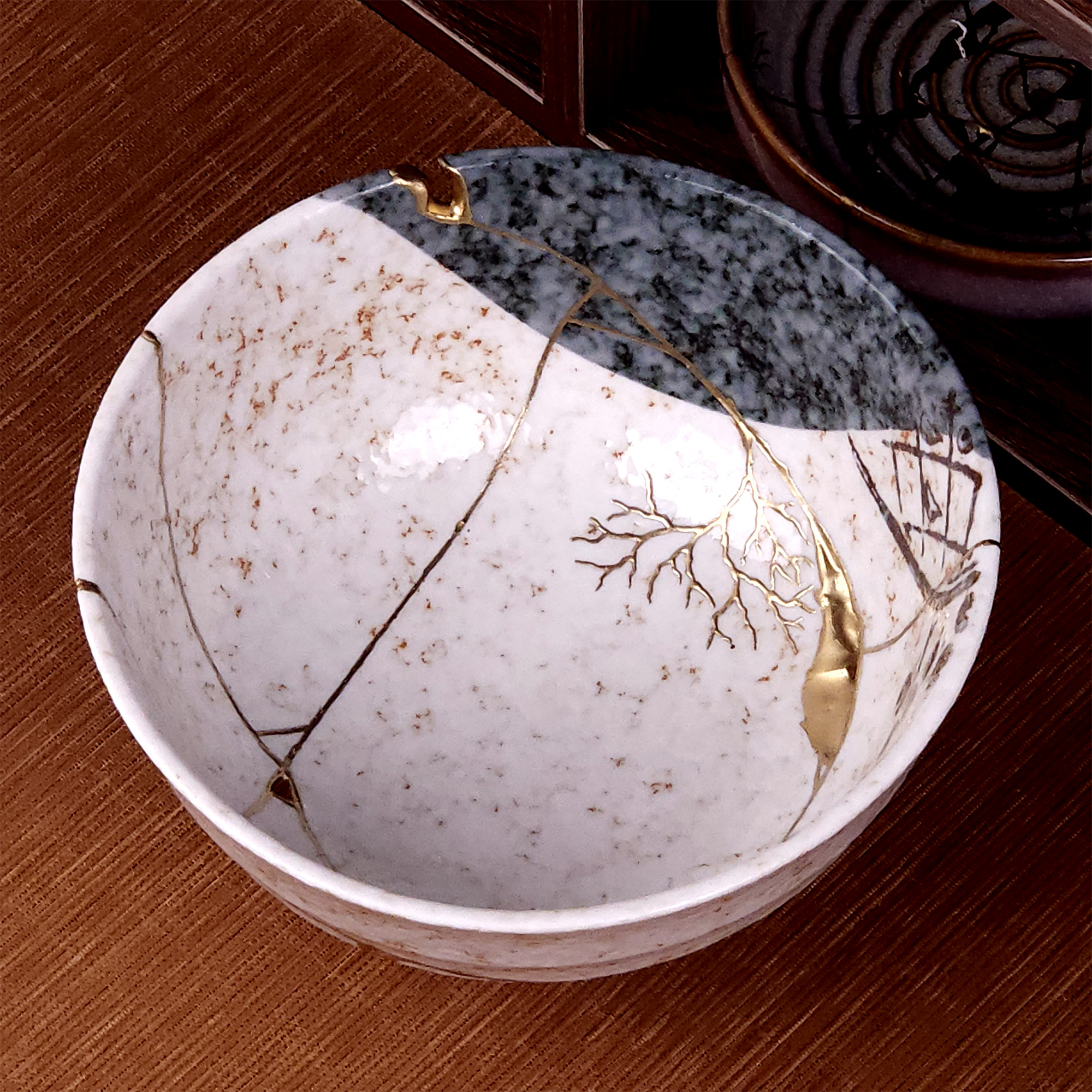 Cloud Mist Kintsugi Bowl - Handcrafted Stone-Flecked Decorative Bowl (17 x 9 cm)