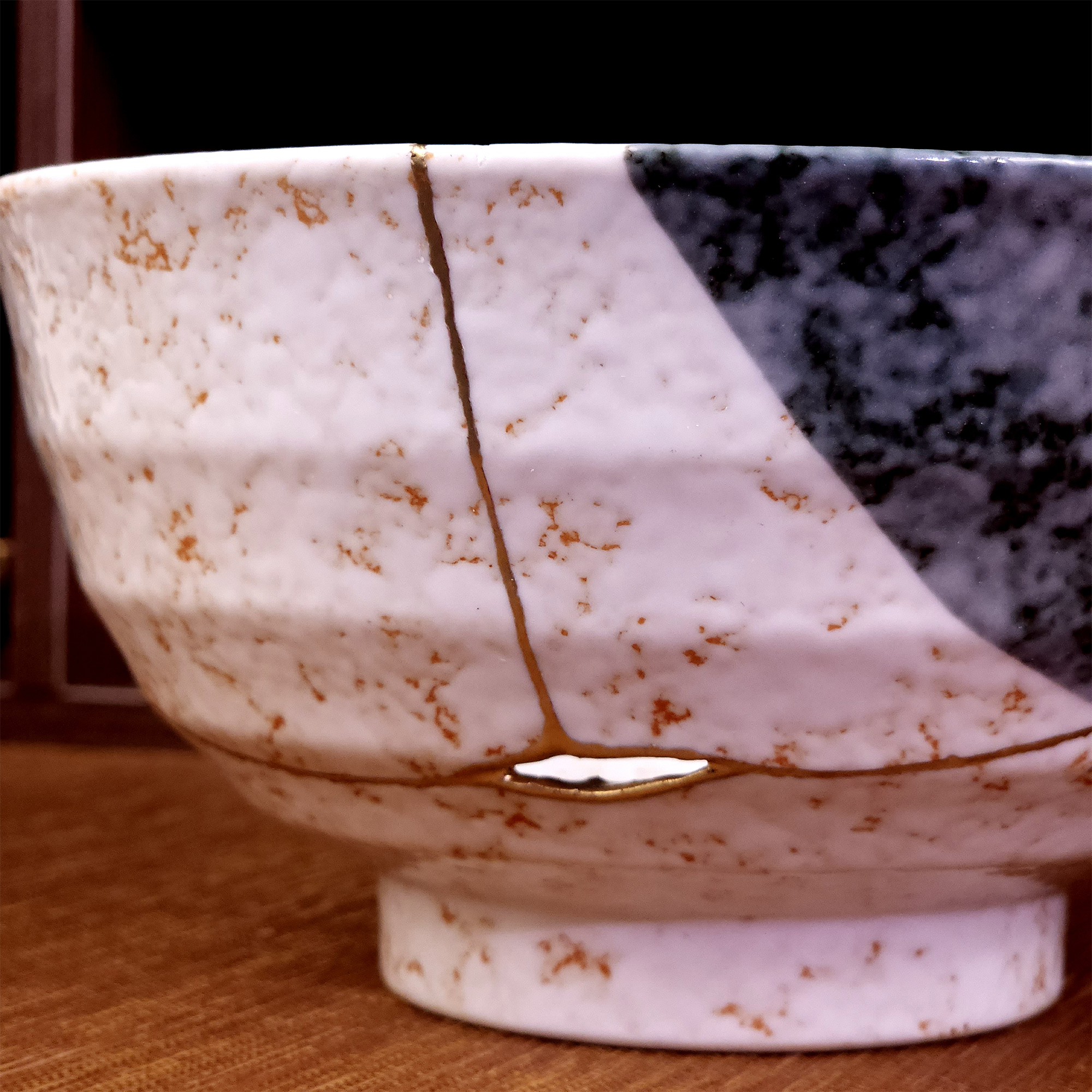 Cloud Mist Kintsugi Bowl - Handcrafted Stone-Flecked Decorative Bowl (17 x 9 cm)