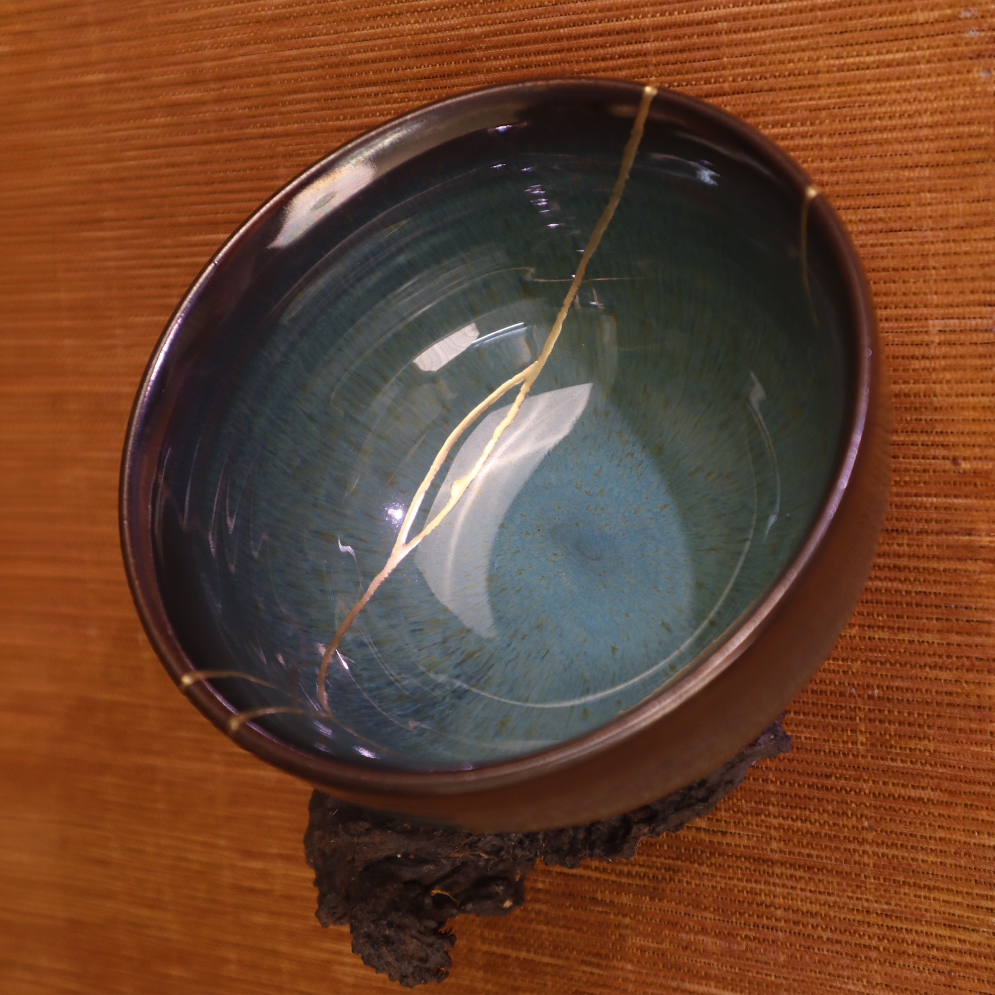 Hikari Harmony Kintsugi Emerald Ceramic Bowl | Wabi-Sabi Artistic Emerald Kintsugi Ceramic Bowl (4.33 x 2.36 inches)