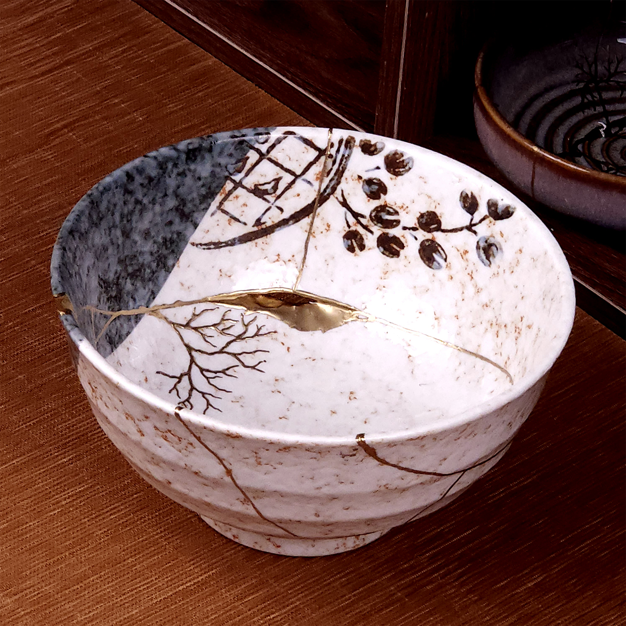 Cloud Mist Kintsugi Bowl - Handcrafted Stone-Flecked Decorative Bowl (17 x 9 cm)