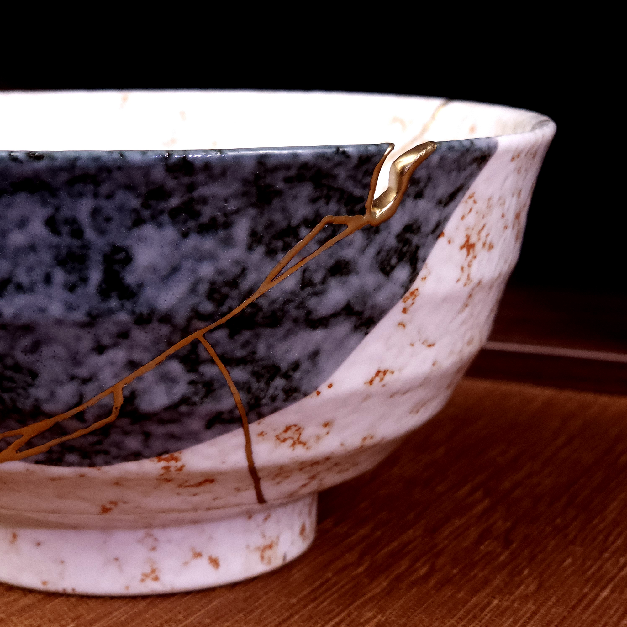 Cloud Mist Kintsugi Bowl - Handcrafted Stone-Flecked Decorative Bowl (17 x 9 cm)