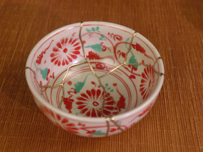 Kintsugi Chrysanthemum Bowl | Hand-Painted Red Floral Bat Trang Ceramic | Wabi-Sabi Crackle Glaze Tea Bowl (11x6cm)